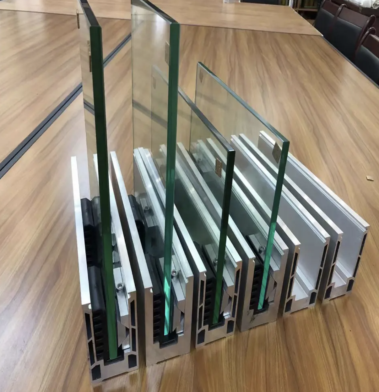 Hugh aluminum glass U channel